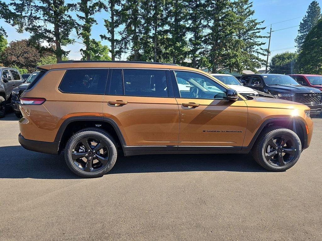 New 2026 Copper Shino Metallic Clear-Coat Exterior Paint Jeep Limited image 8