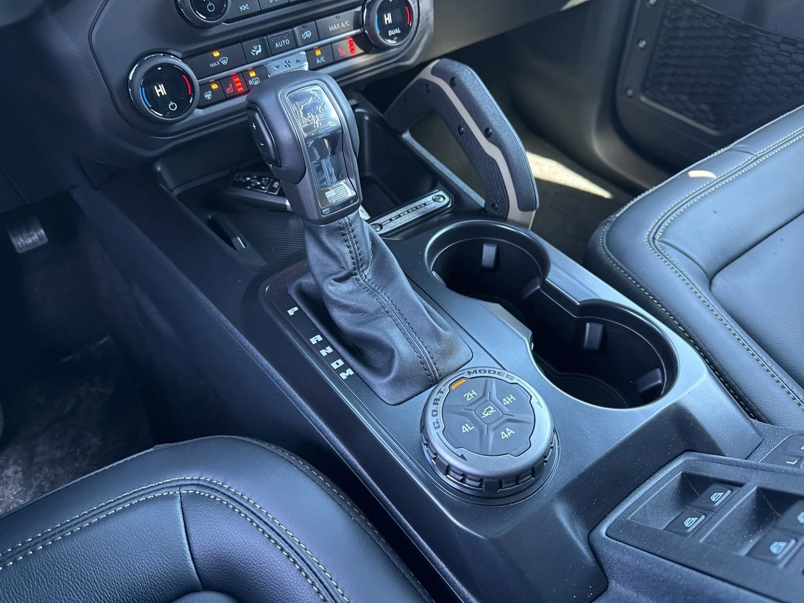 New 2025 Azure Gray Metallic Tri-Coat Ford Badlands® image 28