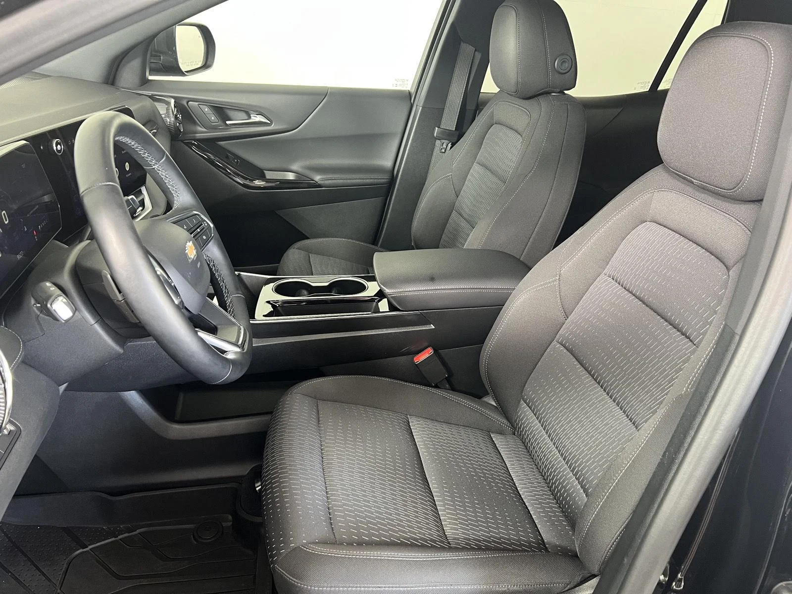 Used 2025 Mosaic Black Metallic Chevrolet LT image 4