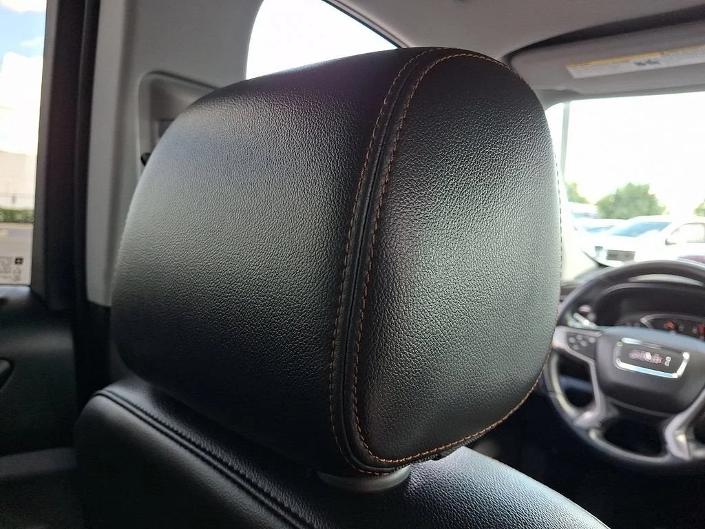 Used 2023 Ebony Twilight Metallic GMC AT4 image 49