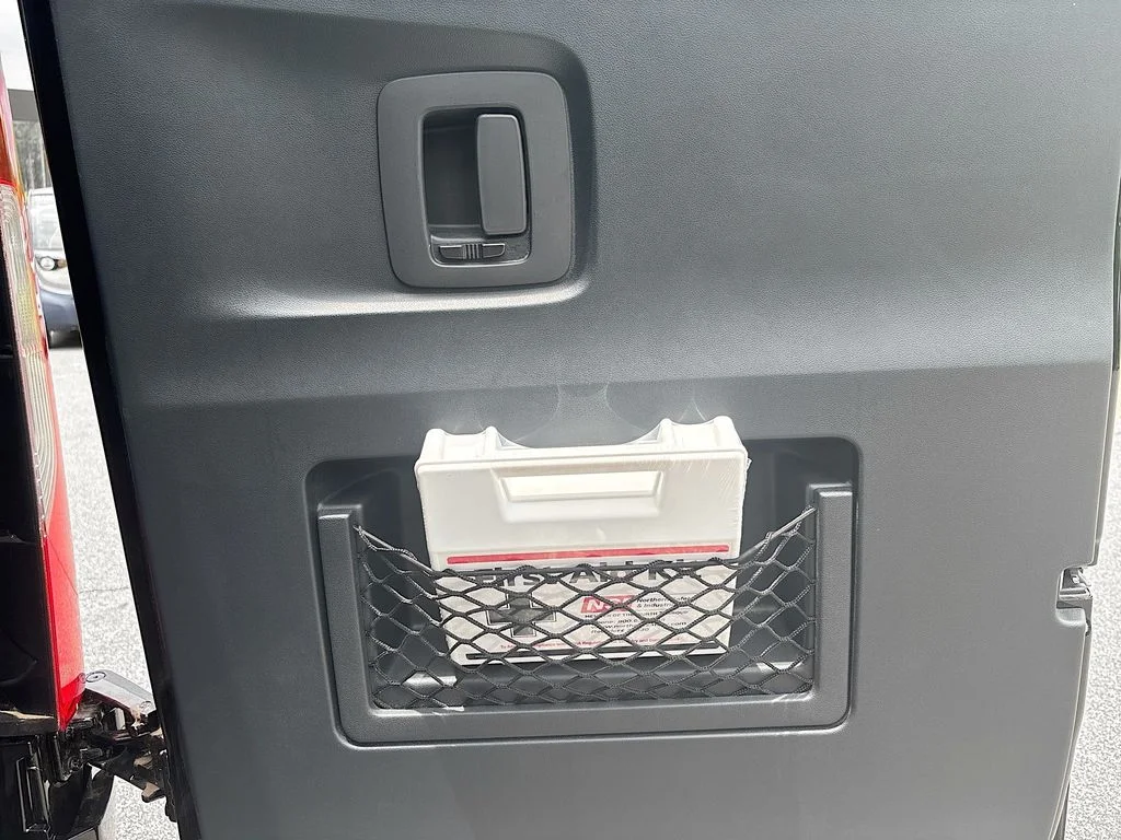 New 2025  Mercedes-Benz 15 Passenger Sliding Door image 15