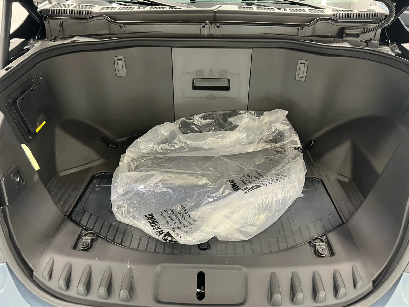 Used 2023 Azure Gray Metallic Tri-Coat Ford XLT image 31