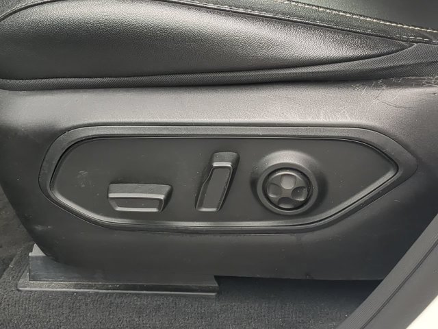 Used 2024 White Jeep 4xe image 23