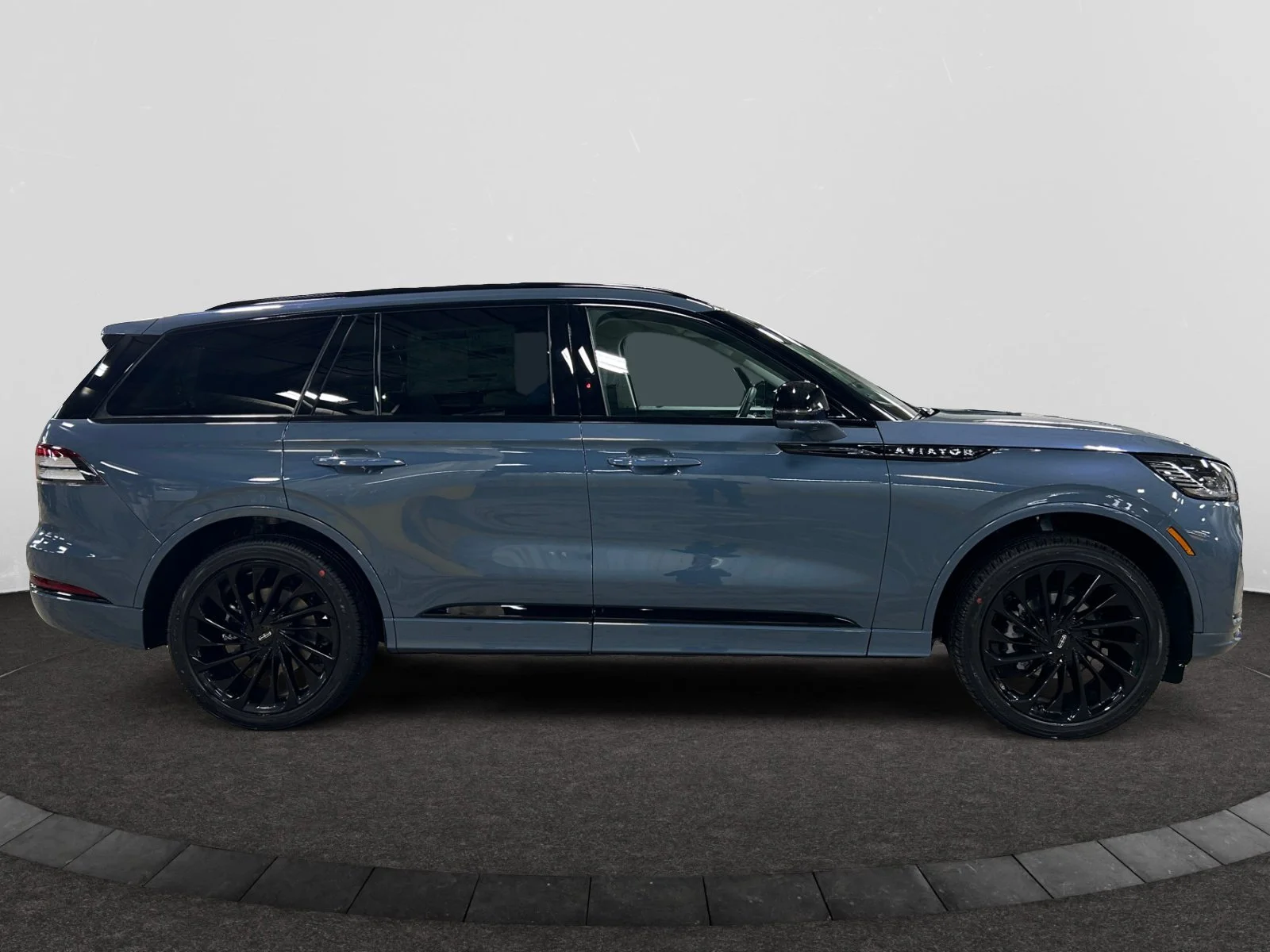 New 2026 Whisper Blue Metallic Clearcoat Lincoln Reserve image 6