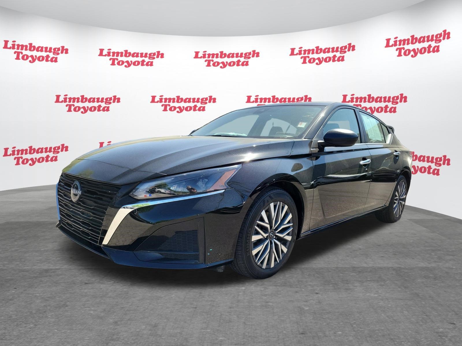 2025 Nissan Altima SV - Photo 21