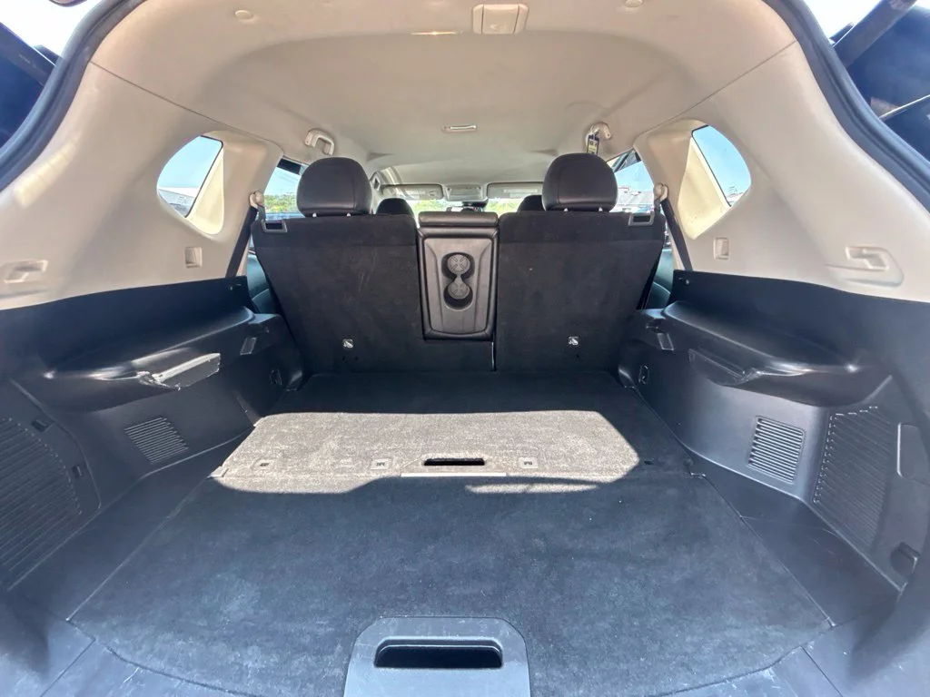 Used 2017 Blue Nissan SL image 20