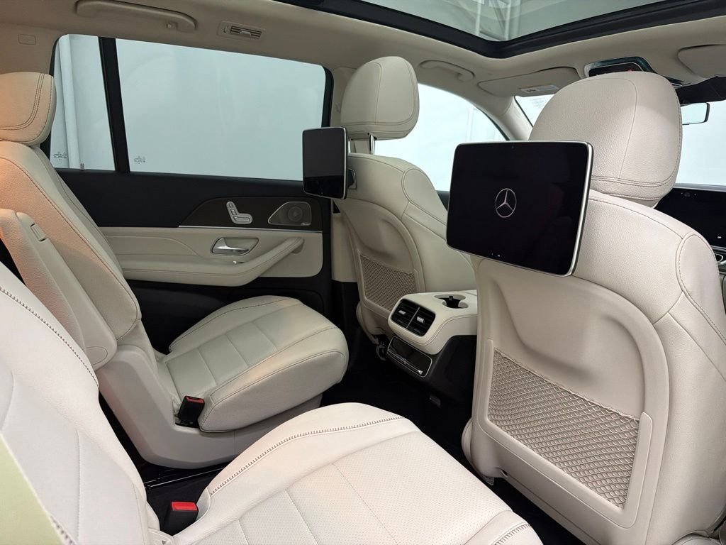 New 2027 Polar White Mercedes-Benz GLS 450 image 30