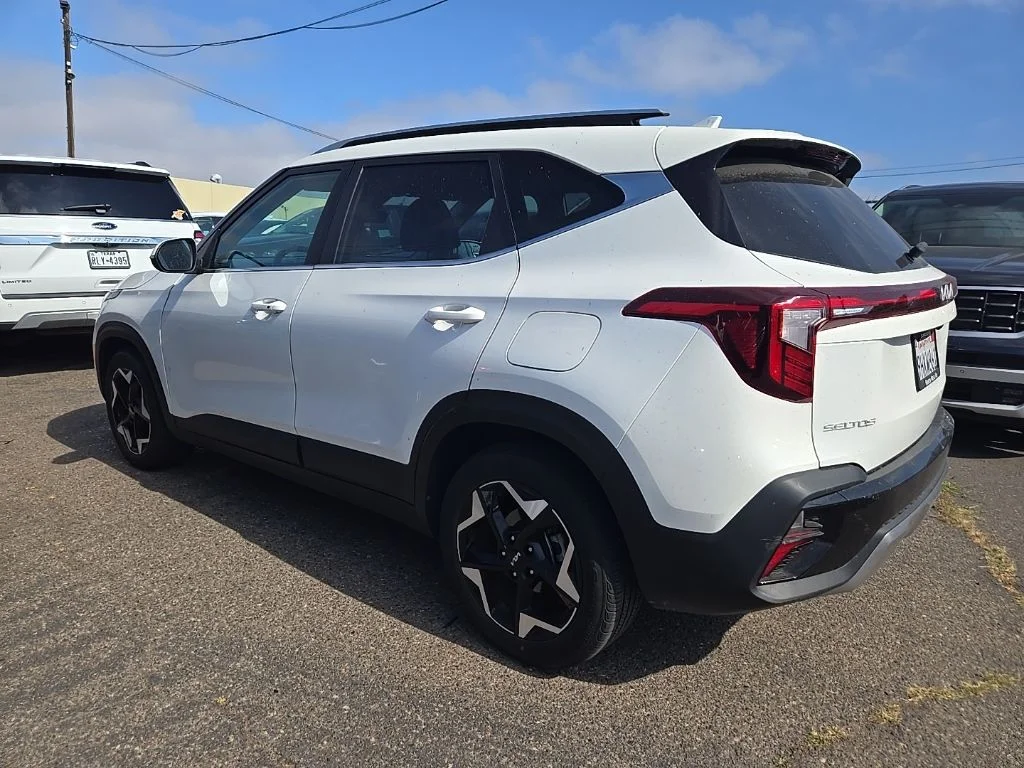 Used 2024 White Kia EX image 5
