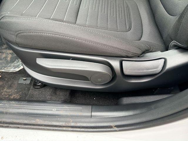 New 2026 White Hyundai SE AWD image 15