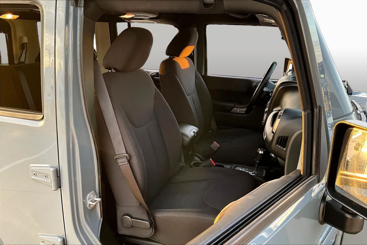 Used 2015 Anvil Clearcoat Jeep Sport image 9