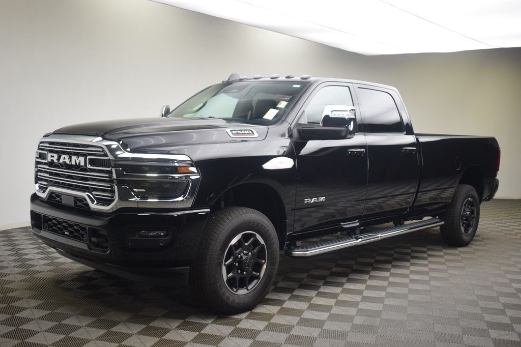 New 2026 Diamond Black Crystal Pearl-Coat Exterior Paint RAM Laramie image 17