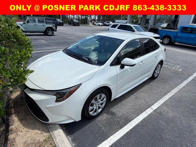 Used 2020 White Toyota LE image 3