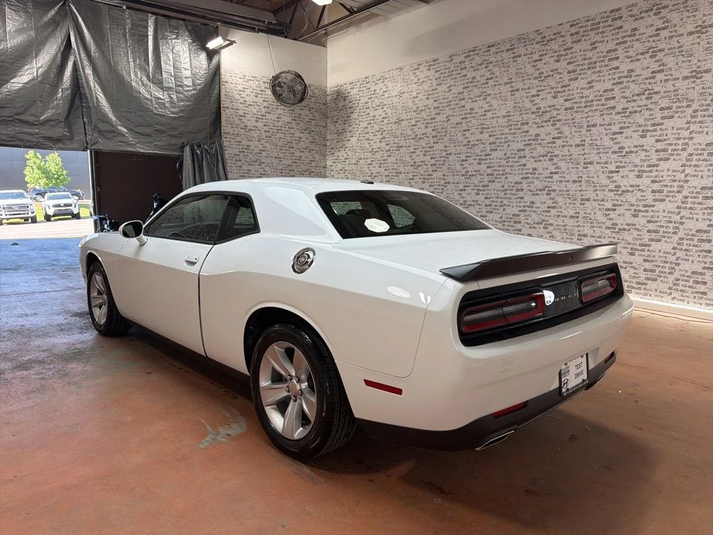 Used 2023 White Dodge SXT image 5