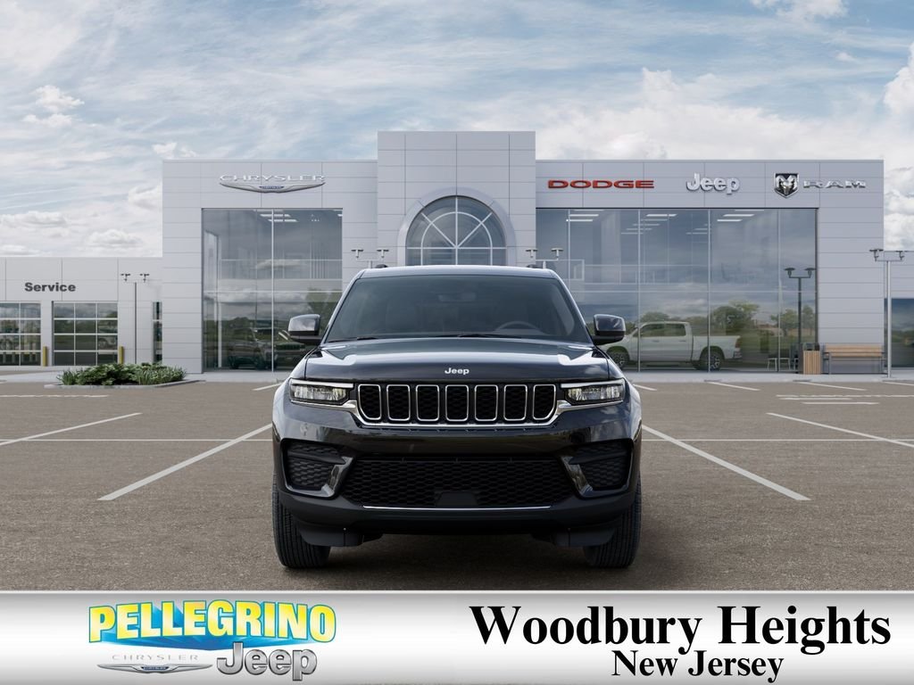 New 2026 Diamond Black Crystal Pearl-Coat Exterior Paint Jeep Laredo X image 6