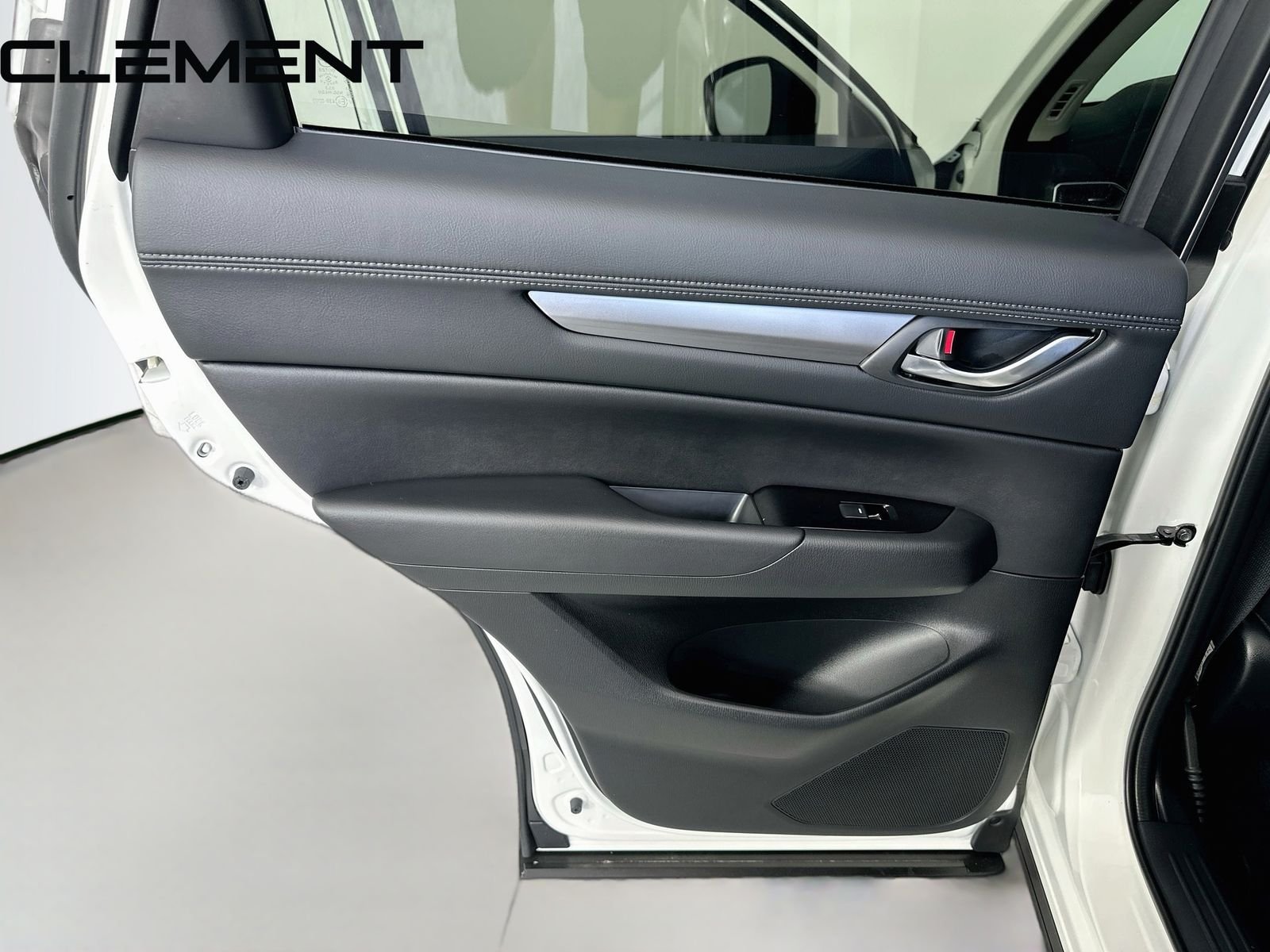 2023 Mazda CX-5 S Preferred package - Photo 32