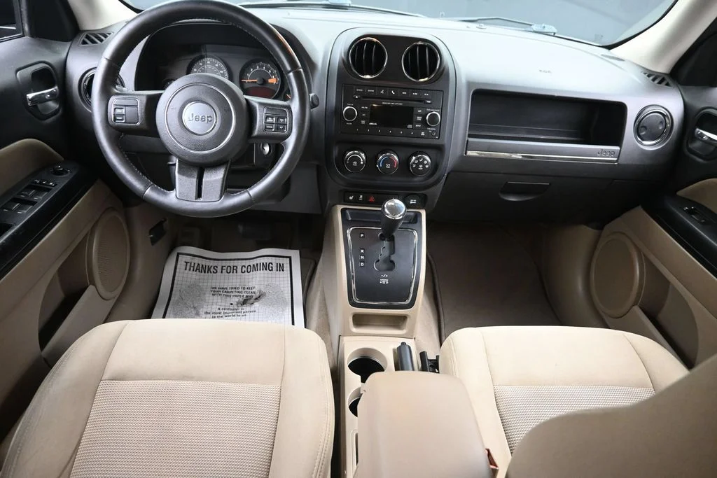 Used 2016 Gray Jeep Latitude image 14