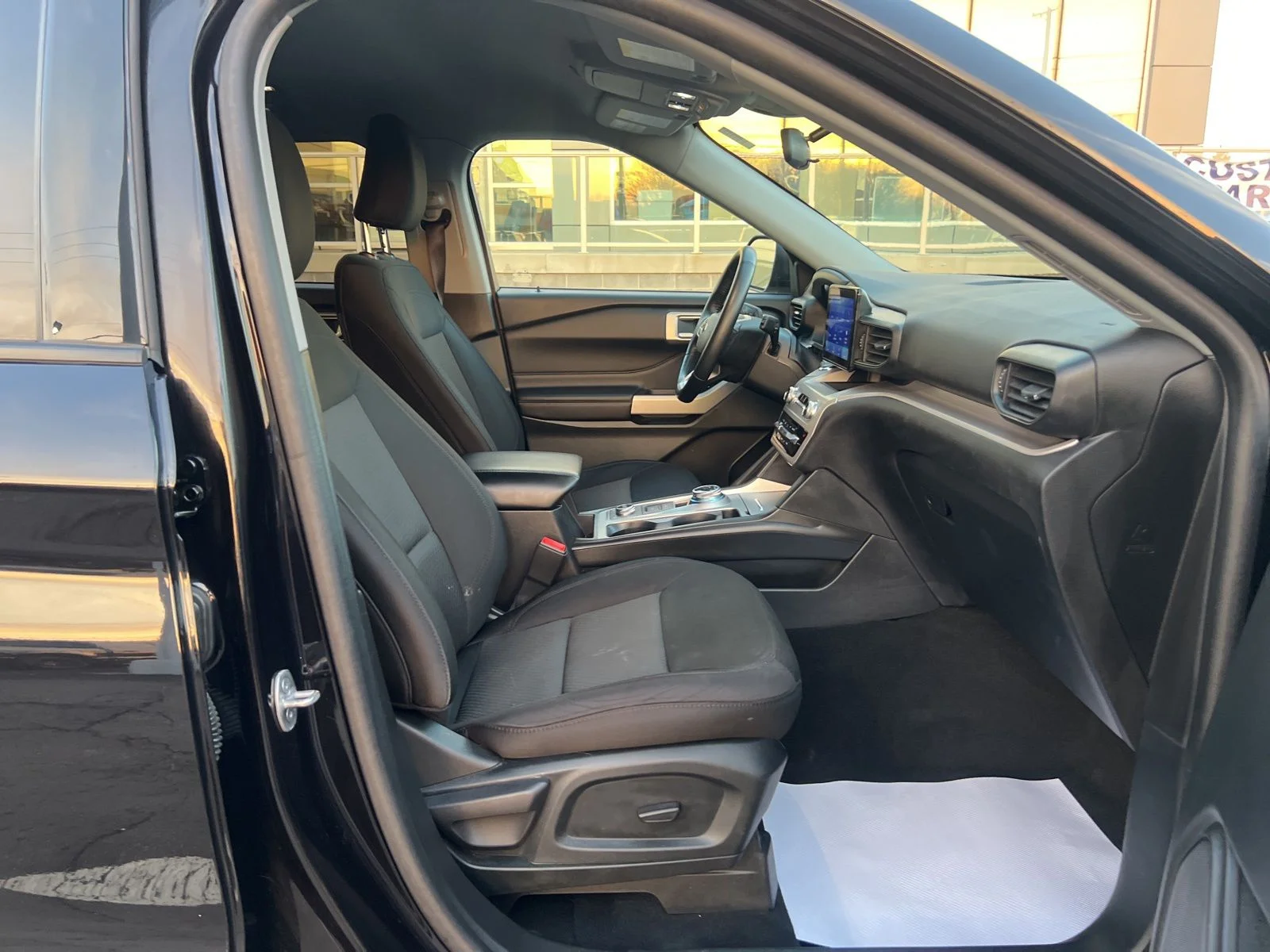Used 2023 Agate Black Metallic Ford XLT image 32
