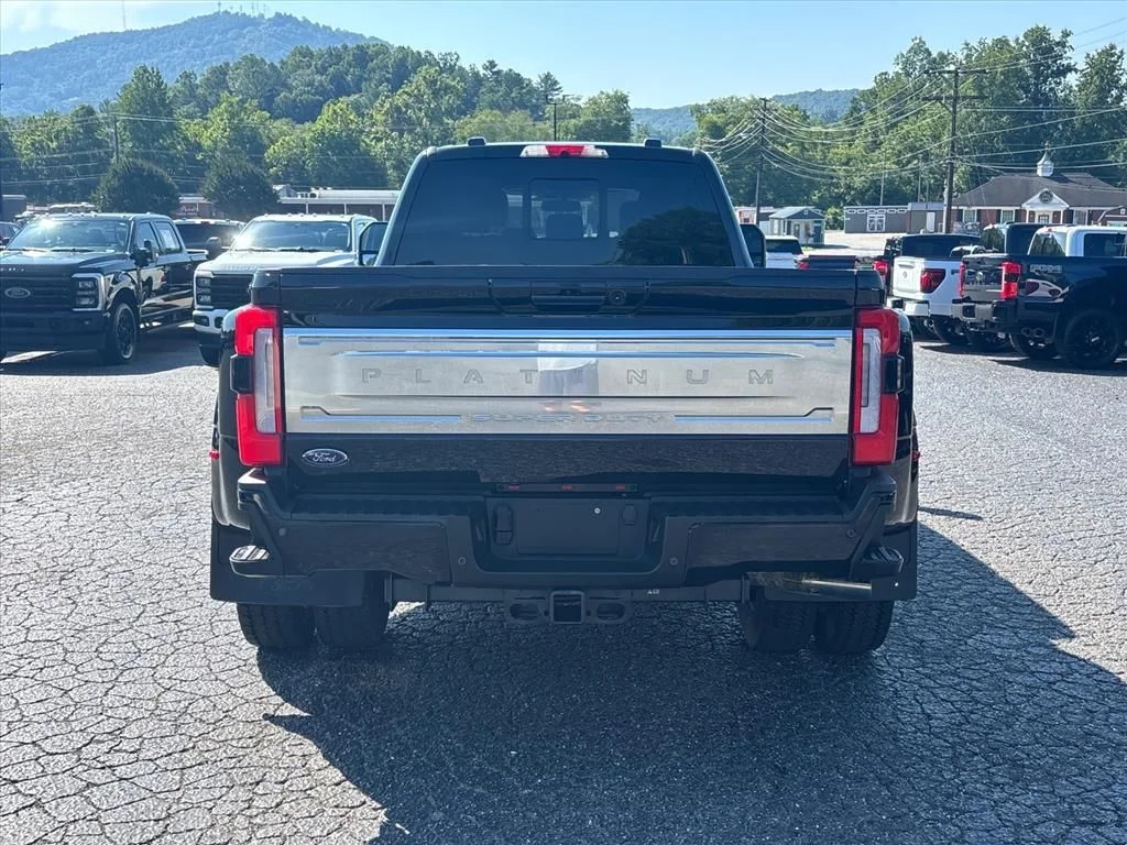 2023 Ford F-450 Super Duty Platinum - Photo 6