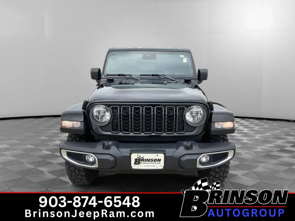Used 2025 Black Clearcoat Jeep High Tide image 2