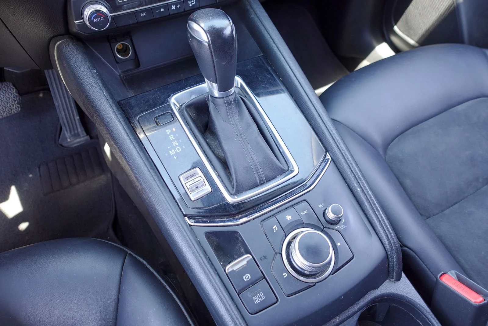 Used 2019 Snowflake White Pearl Mica Mazda Touring image 20