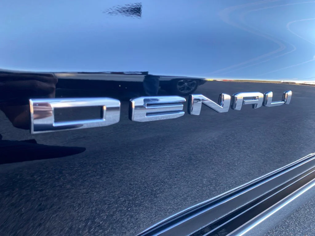 Used 2026 Onyx Black GMC Denali image 38