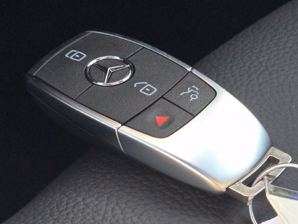 New 2026 Polar White Mercedes-Benz GLB 250 image 72