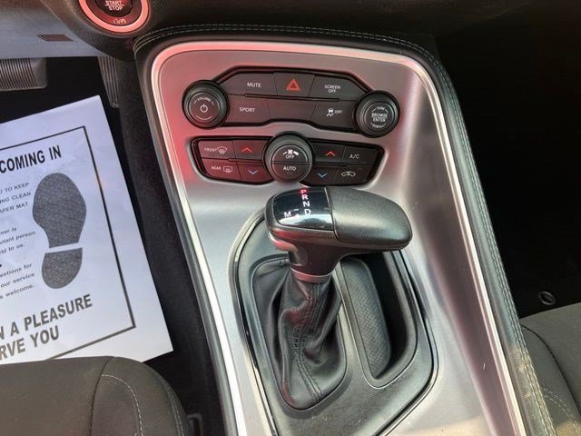 Used 2022 Triple Nickel Clearcoat Dodge SXT image 14