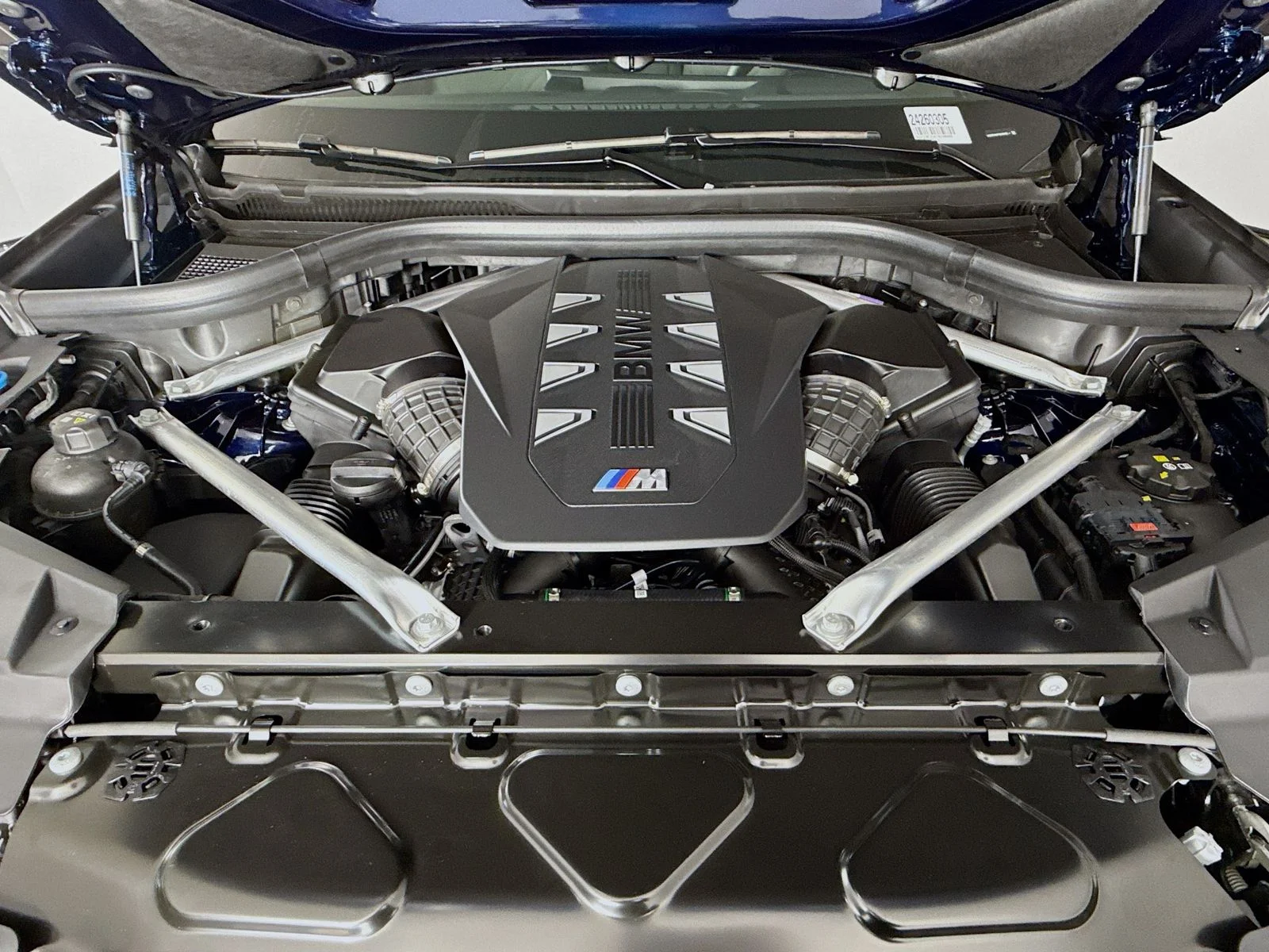 2026 BMW X5 M60i - Photo 32