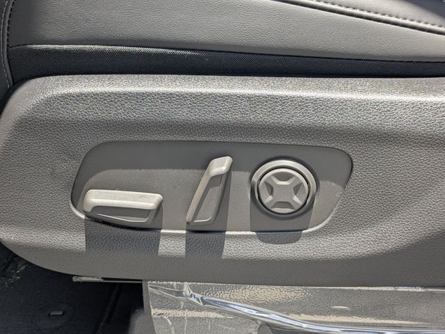 New 2026 Ceramic Silver Kia EX image 25