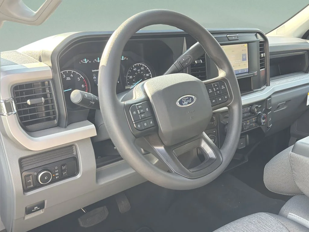New 2026 Oxford White Ford F-250® XL image 36