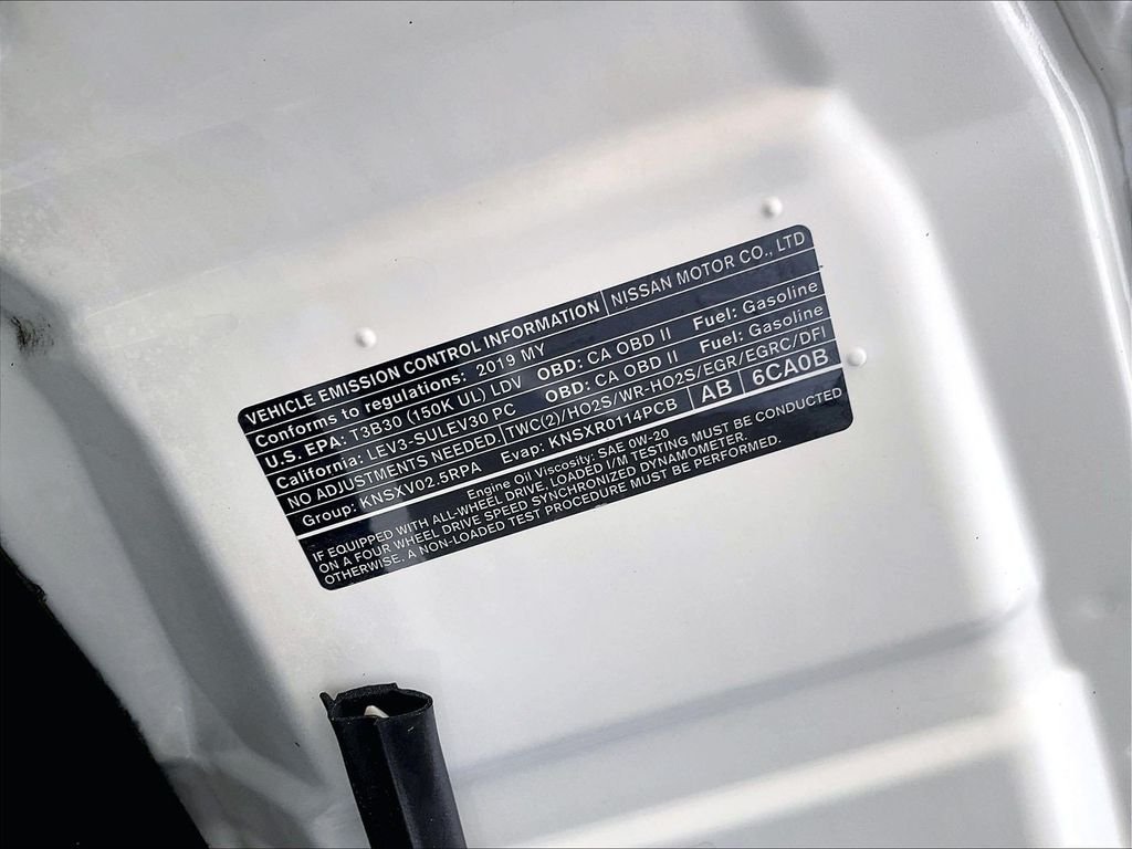 Used 2019 White Nissan 2.5 SL image 35