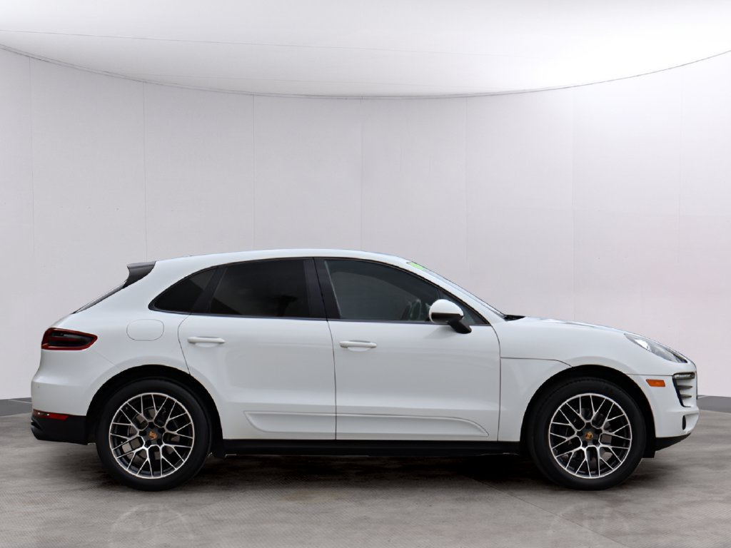 Used 2018 White Porsche Sport Edition image 9