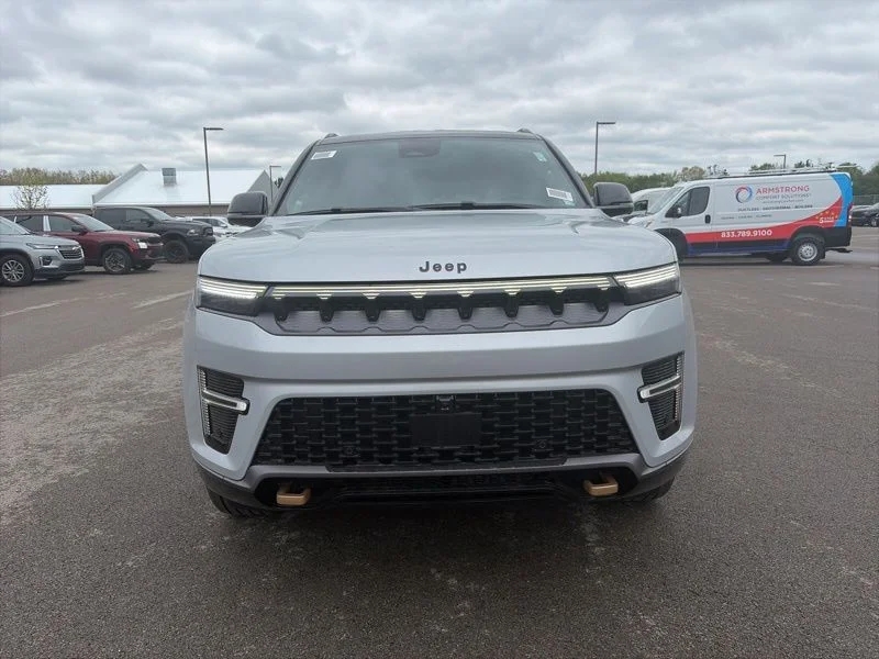 New 2026 Silver-Zynith Exterior Paint Jeep  image 8