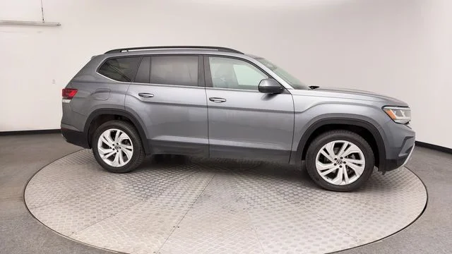 Used 2021 Gray Volkswagen 3.6L V6 SE w/Technology image 9