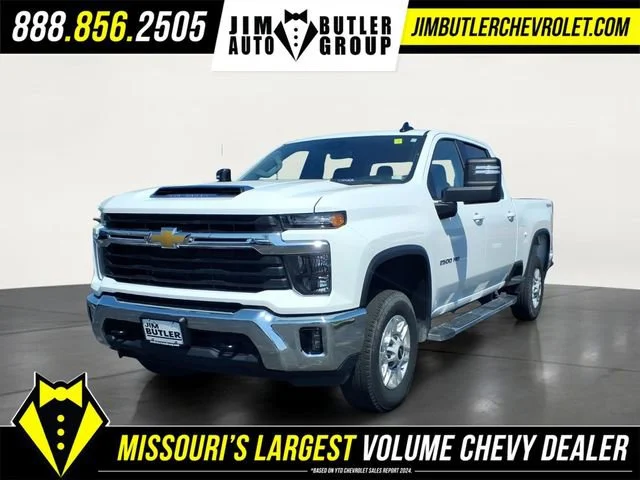 Used 2025 Summit White Chevrolet LT image 1