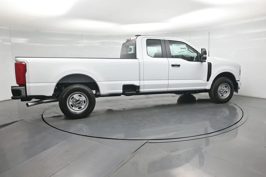 New 2027 Oxford White Ford XL image 21