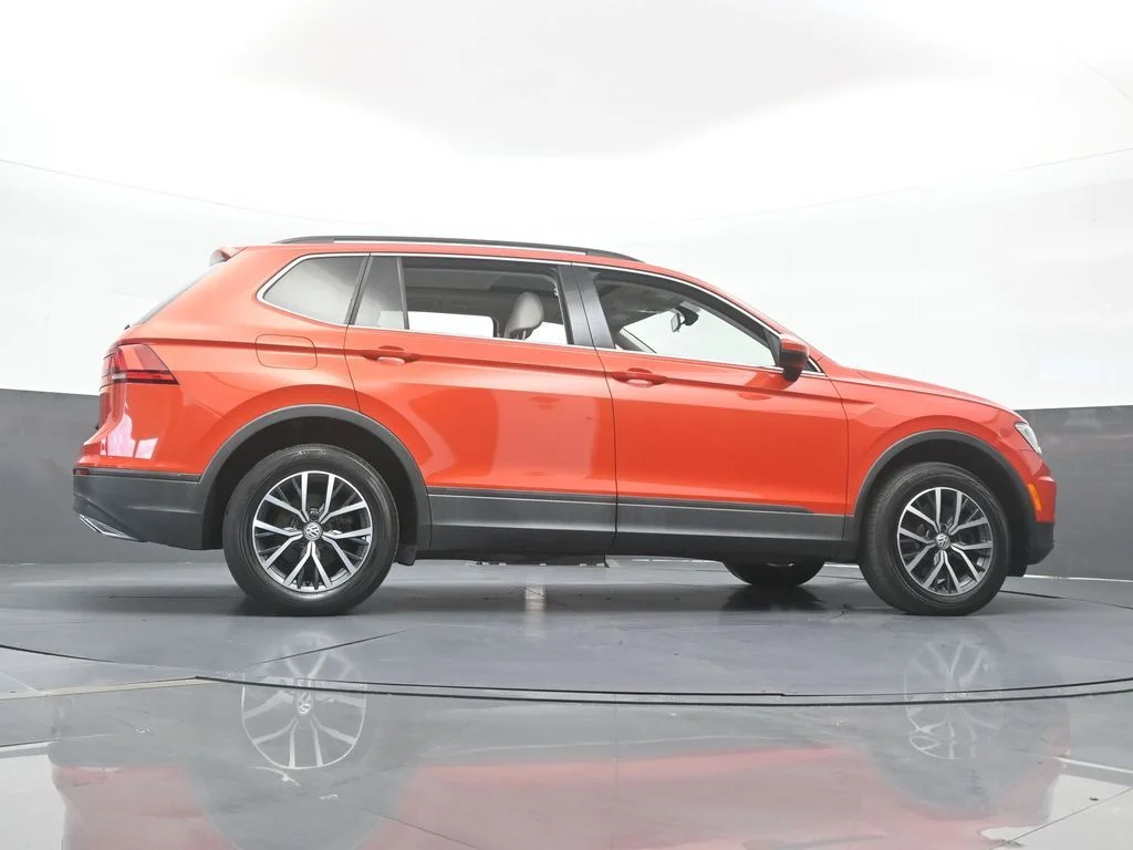 Used 2019 Orange Metallic Volkswagen 2.0T SE image 58