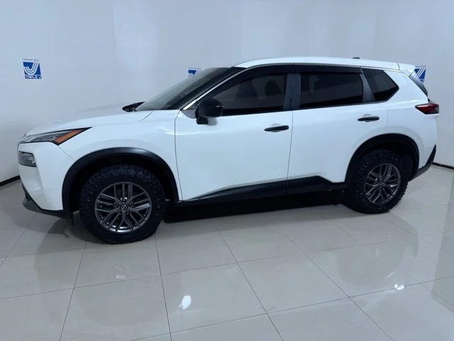 Used 2023 White Nissan S image 4