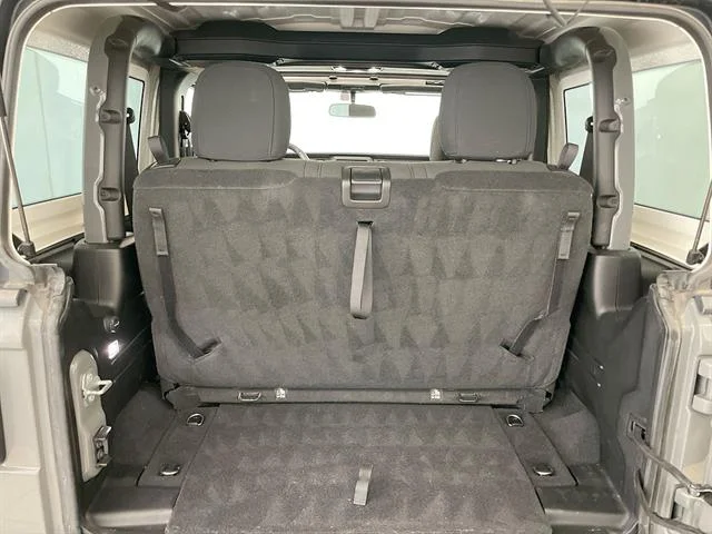 Used 2021 GRAY Jeep Sport image 26