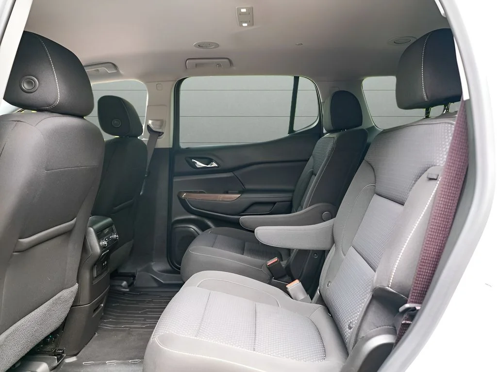 Used 2022 White GMC SLE image 45