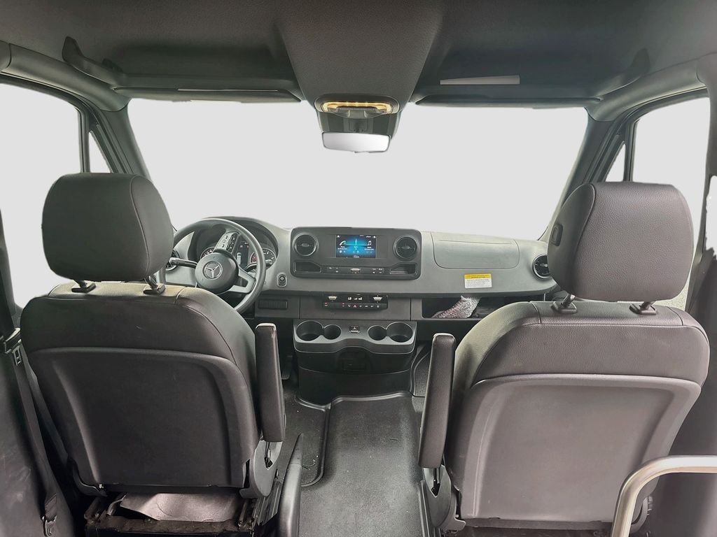 Used 2023 Black Mercedes-Benz Smartliner image 17