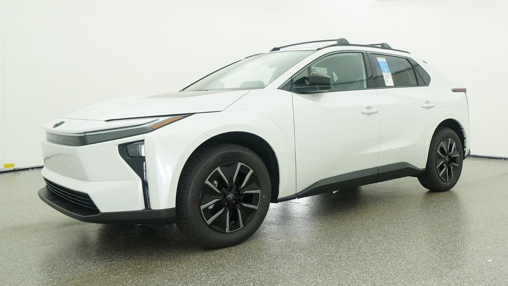 New 2026 Wind Chill Pearl Toyota XLE image 32
