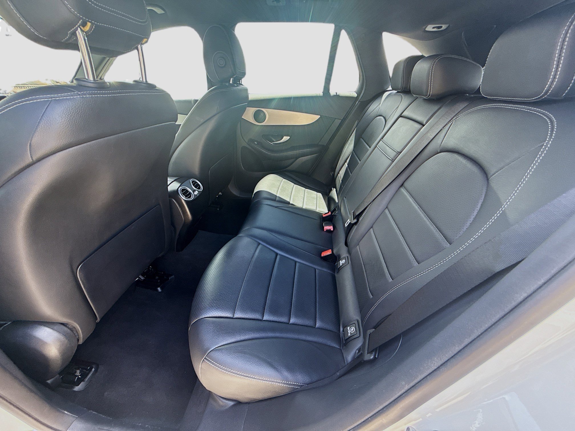 2022 Mercedes-Benz GLC GLC300 - Photo 23
