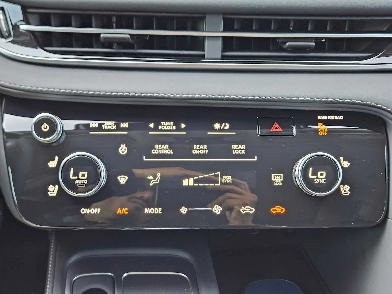2027 INFINITI QX60 LUXE - Photo 13