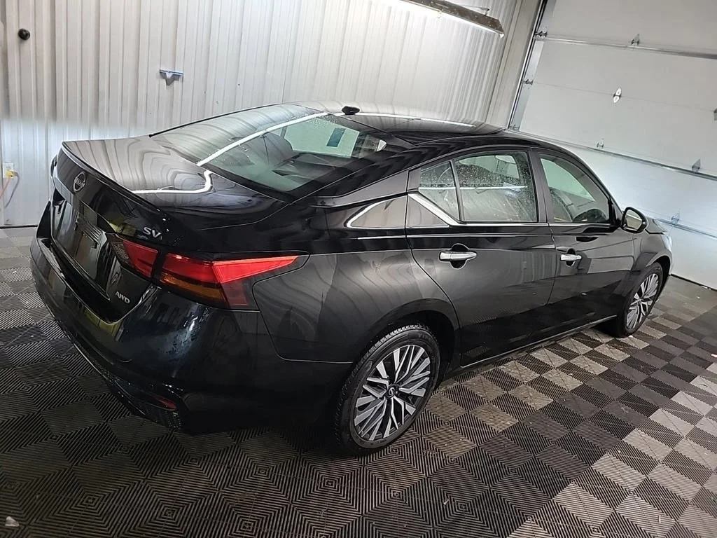 Used 2023 Black Nissan 2.5 SV image 11