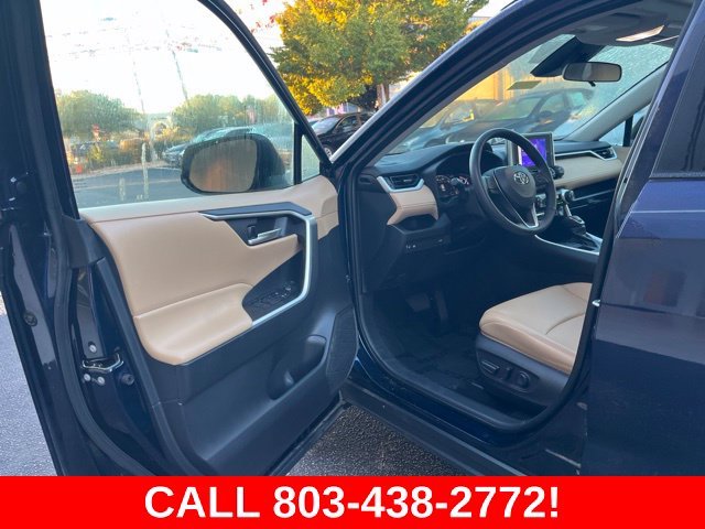 Used 2024  Toyota XLE Premium image 4