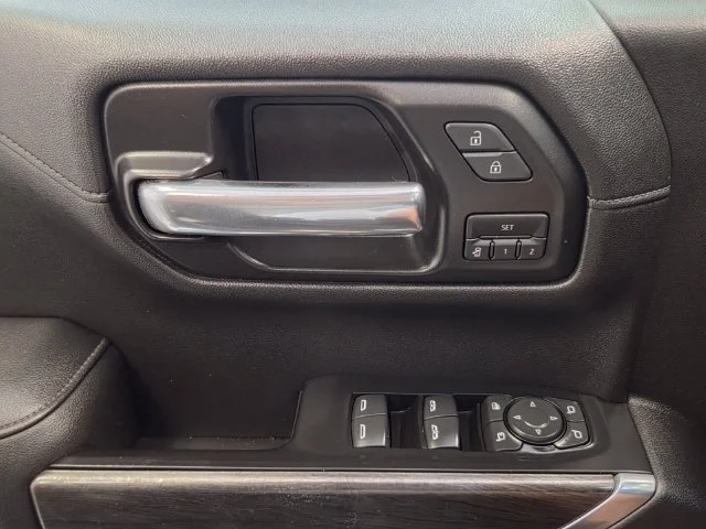 Used 2019 BLACK Chevrolet LTZ image 24