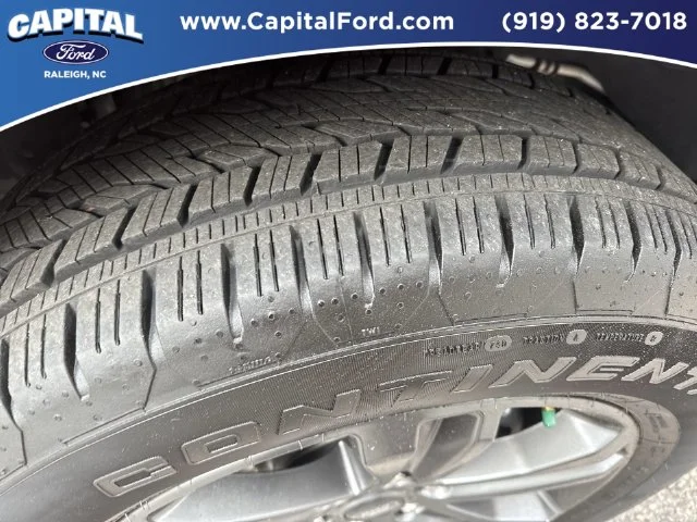Used 2023 Red Ford Lariat image 14