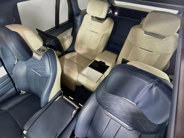 Certified Used 2025 White Land Rover SV image 14