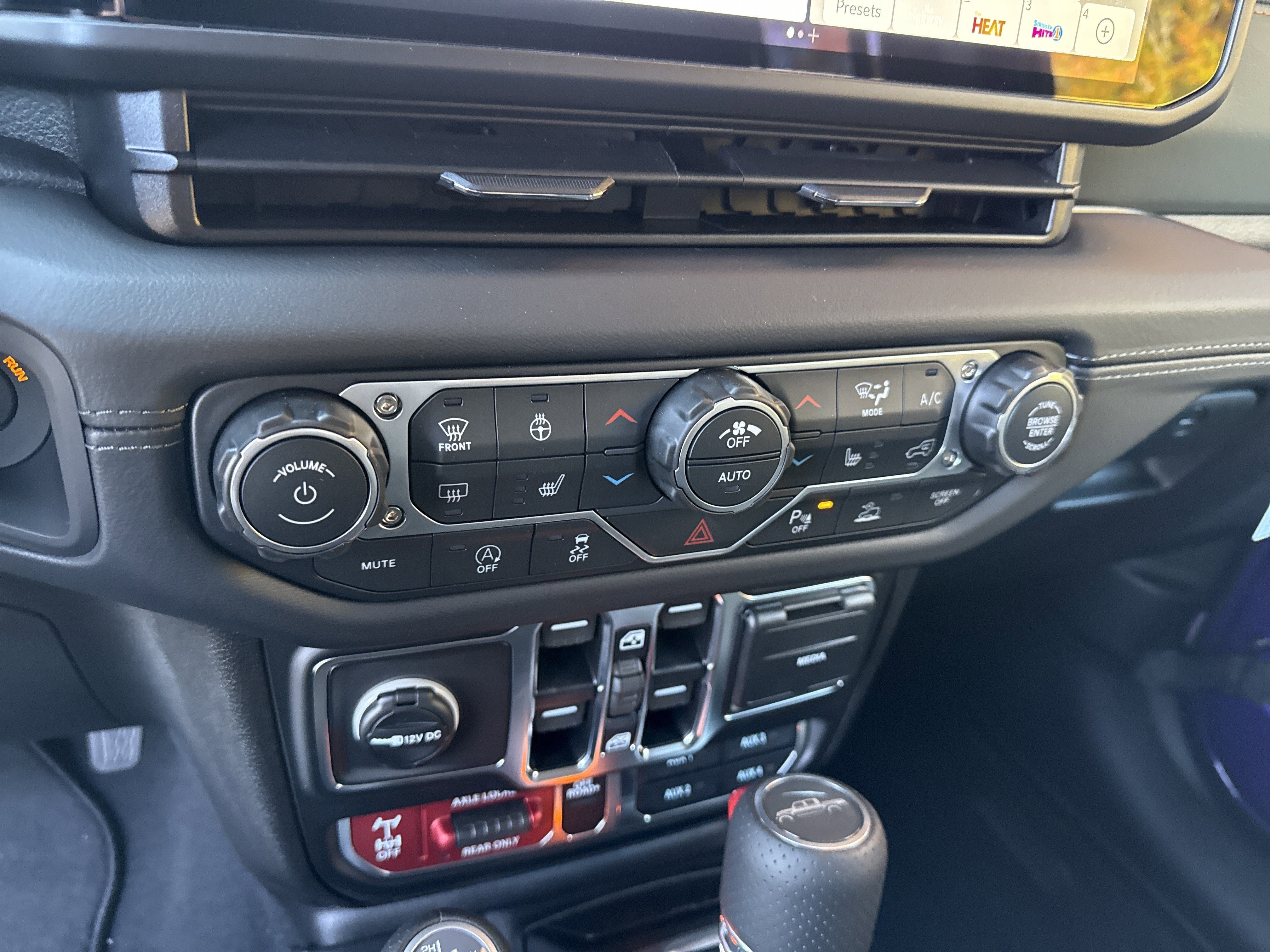 New 2026 Reign Jeep Mojave X image 30